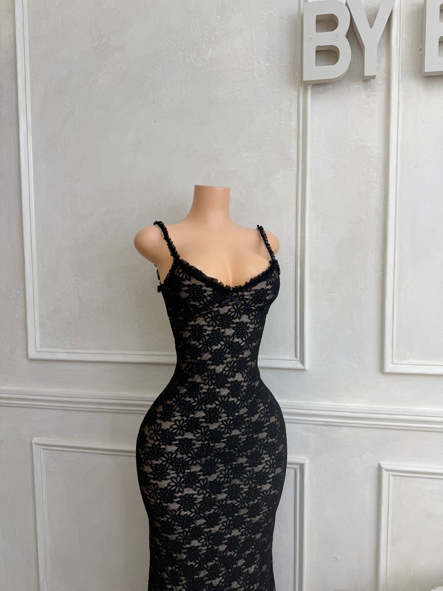 Lace ruffle contrast maxi dress