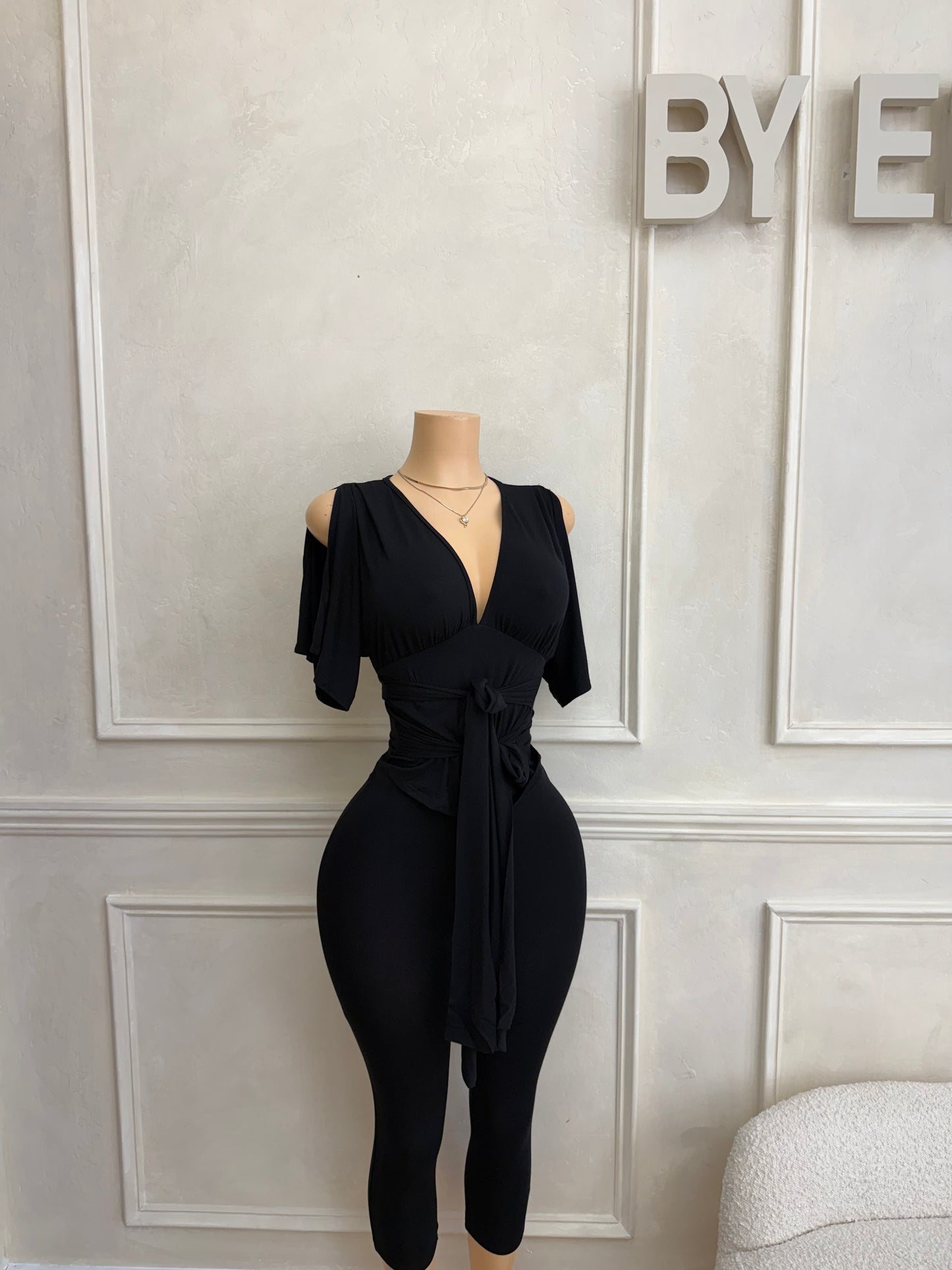 Black capri set