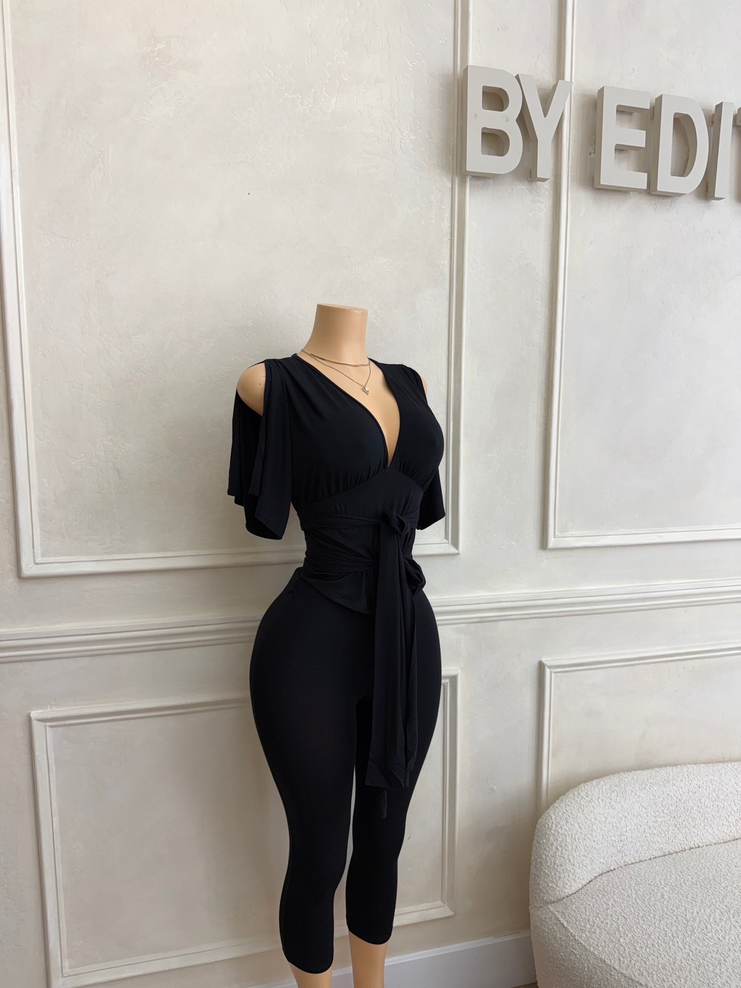 Black capri set