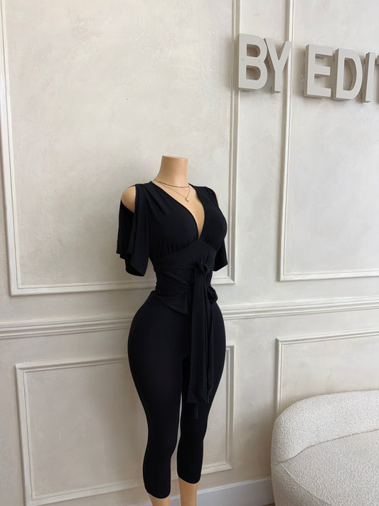 Black capri set