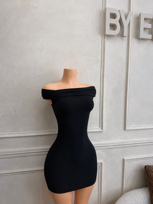 Black off shoulder bodycon dress